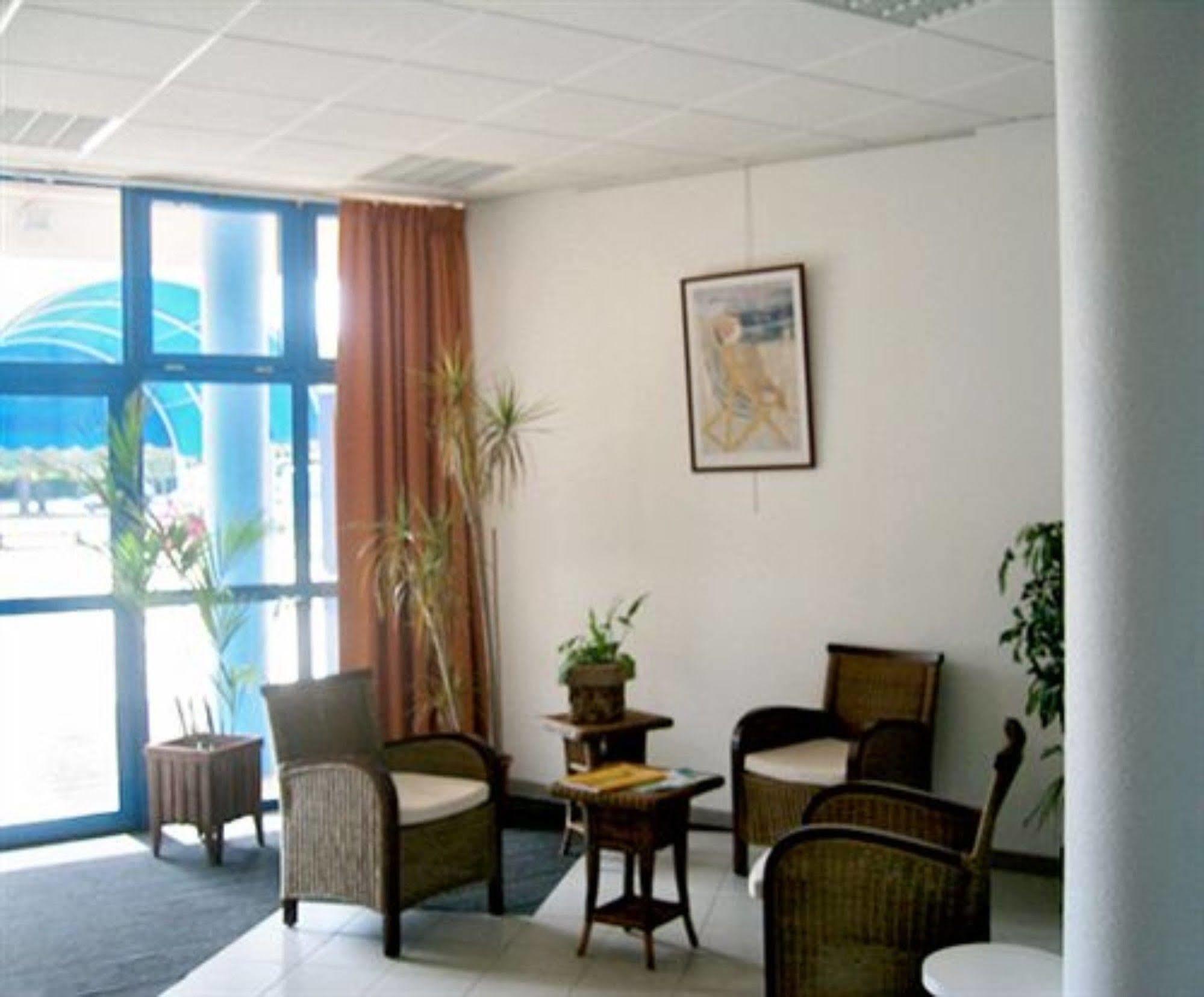 Résidence Odalys Du Port Hourtin Esterno foto