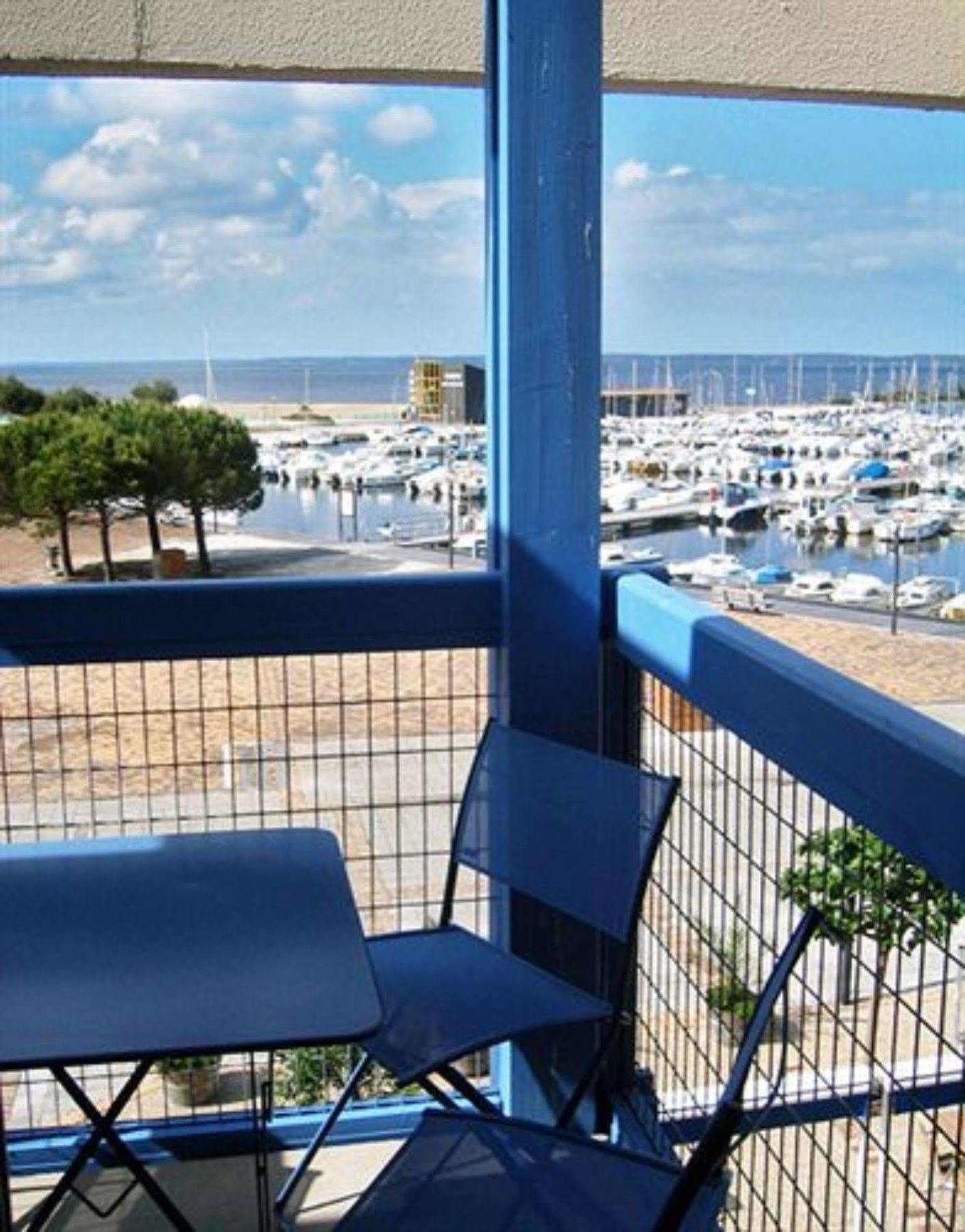 Résidence Odalys Du Port Hourtin Esterno foto